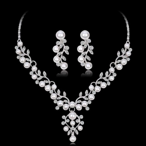 Stylish Party Wear Pearl Necklace 2