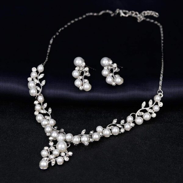 Stylish Party Wear Pearl Necklace 3